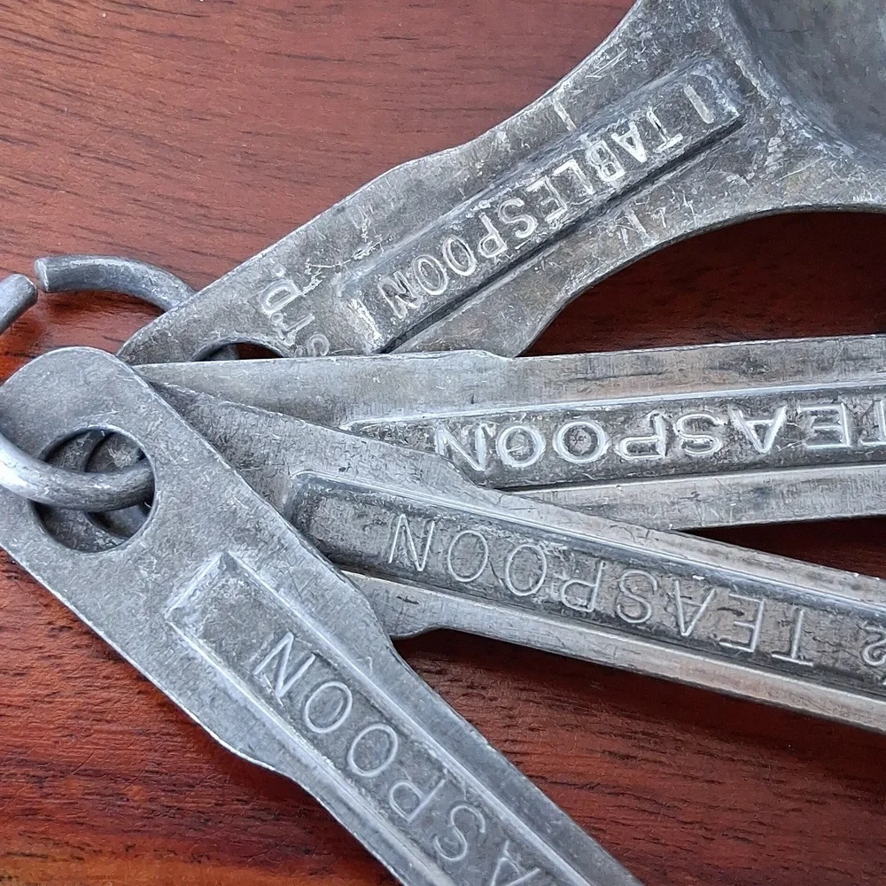 N/A vintage measuring